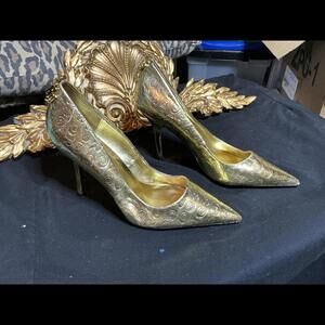 8 Kindled Gold Heels